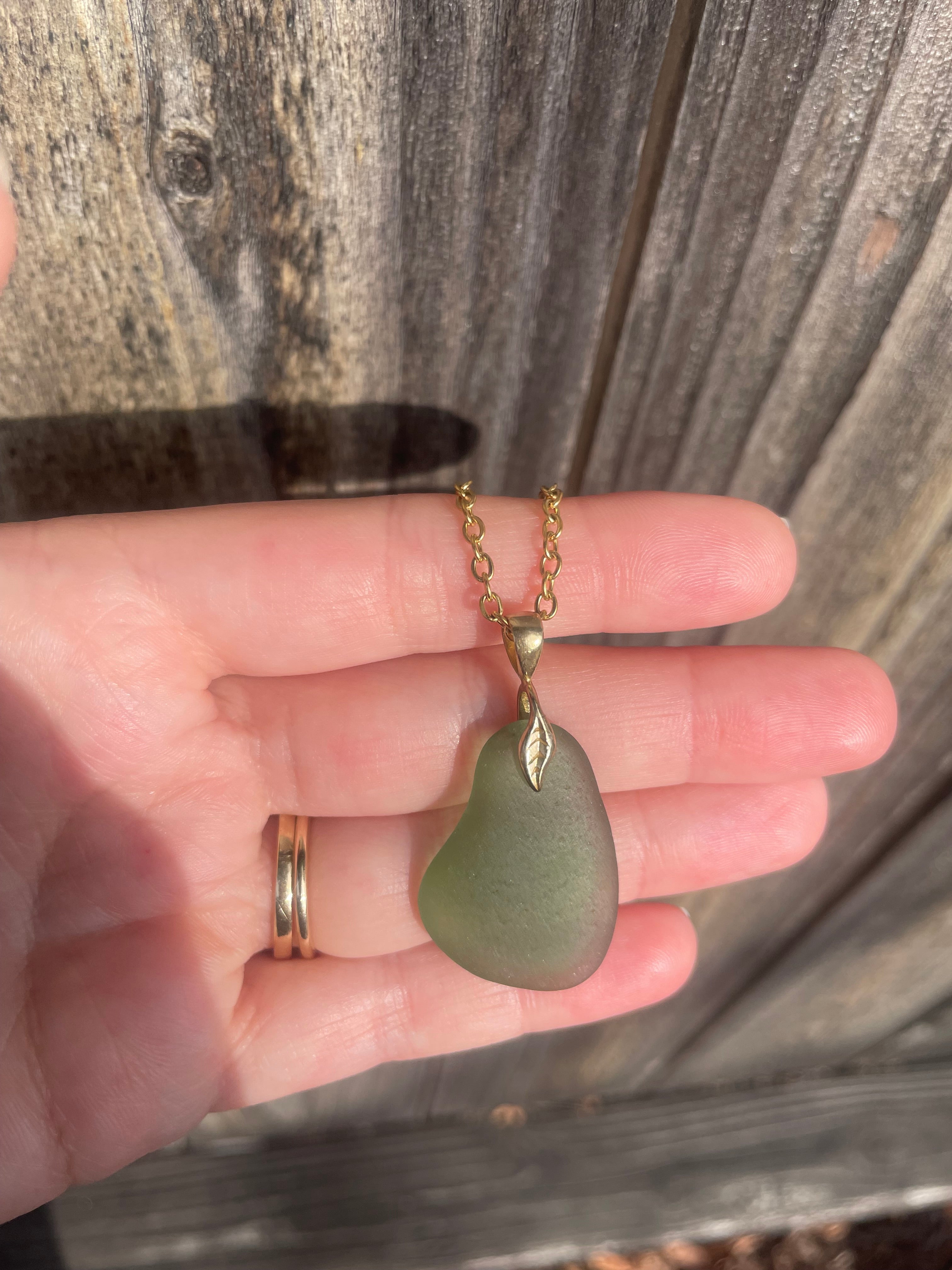 Leaf Sea Glass Pendant Necklace in Light Green