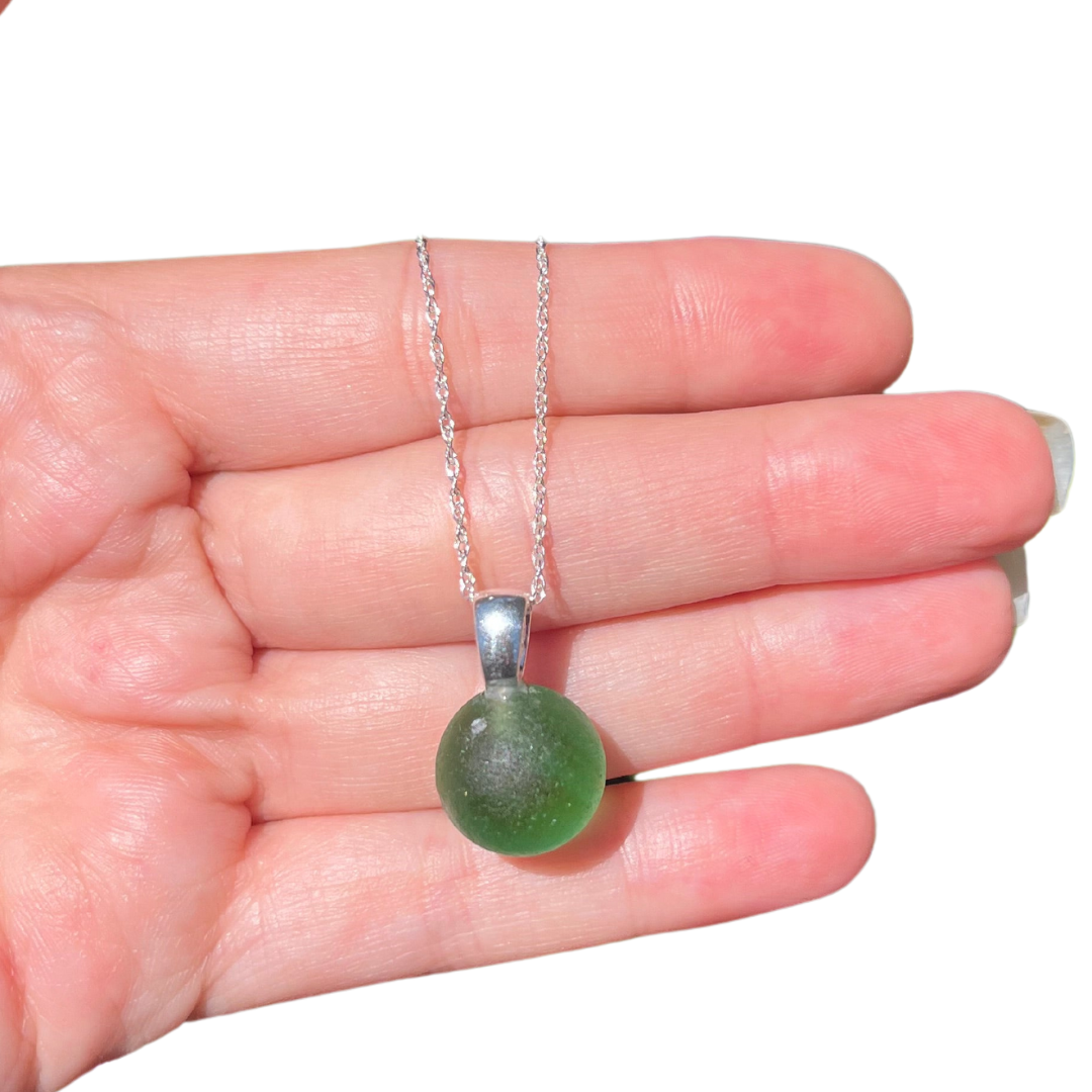 Sea Glass Marble Necklace in Kelly Green